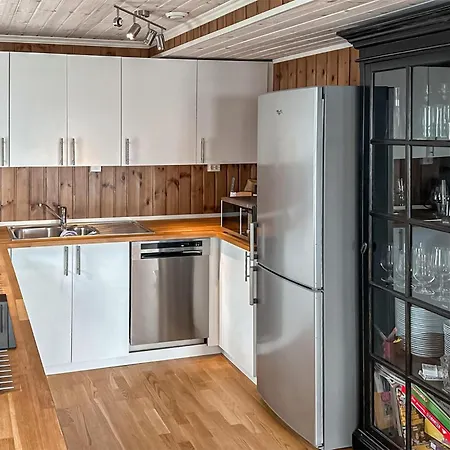 2 Bedroom Pet Friendly In *