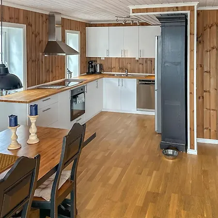 Holiday home 2 Bedroom Pet Friendly In