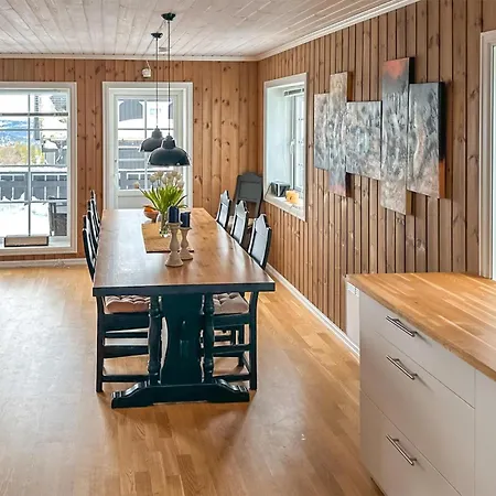 بيت للعطل 2 Bedroom Pet Friendly In *