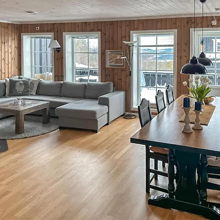 2 Bedroom Pet Friendly In *